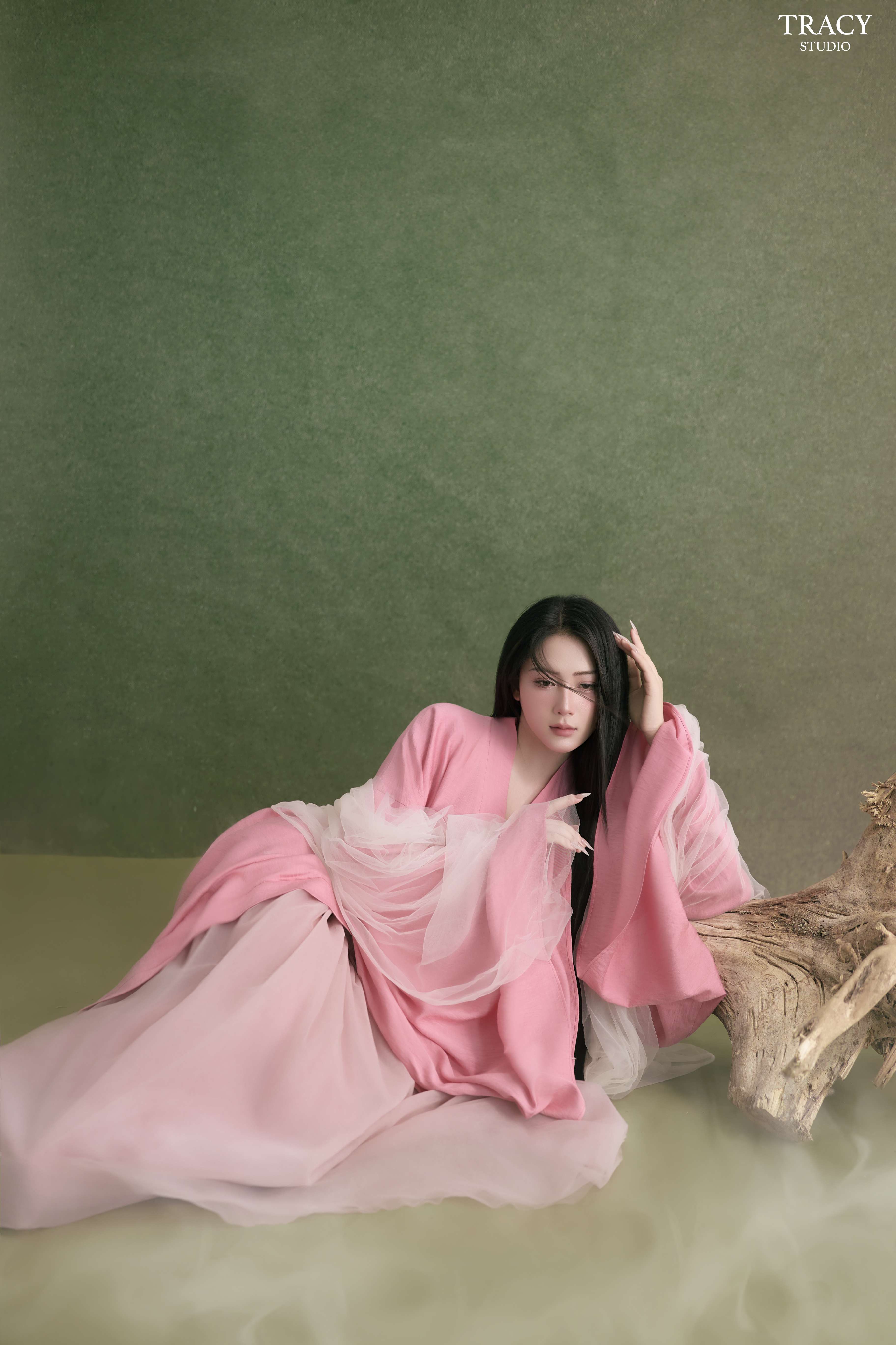 frontend/img/gallery/concept-sen/tracy-studio-chup-concept-sen-hang (2).jpg